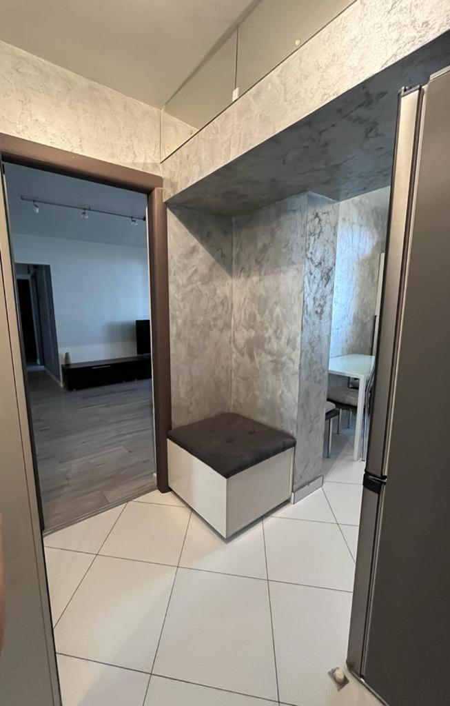 Elegant & Silver Luxury Apartament Craiova Ngoại thất bức ảnh